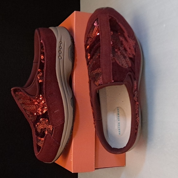 Easy Spirit size 6 wide sneakers with sequins in dark red. New in box. - Picture 3 of 5